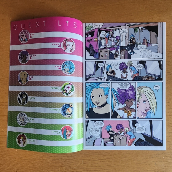 Jem and the Holograms #3, #4 - Comic Books (Lot of 2)  - Picture 11 of 14